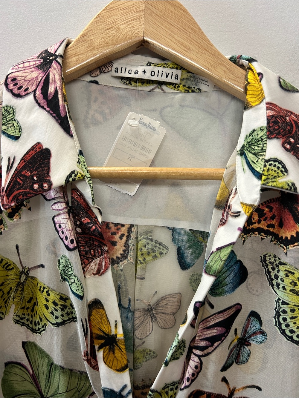 Alice + Olivia Sheer Butterfly-Print Button-Down Blouse - White Multicolor - Picture 2 of 7